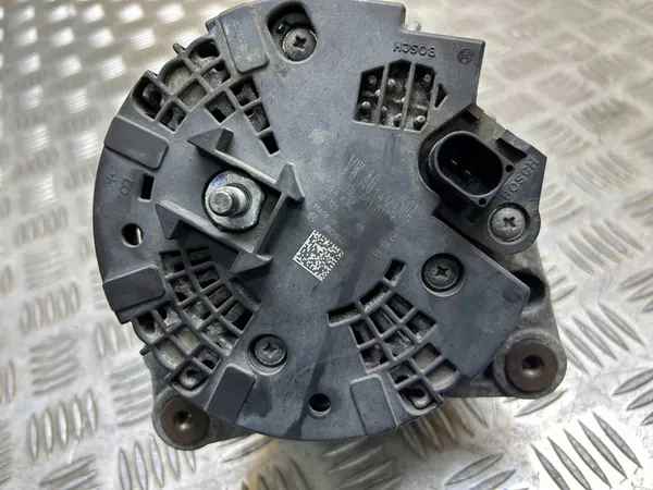 Vaihtovirtageneraattori AUDI A5 (8T3) 2014 03L903017E image 4