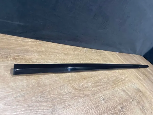 FAH12932 fram vänster dörrglaslist image 2