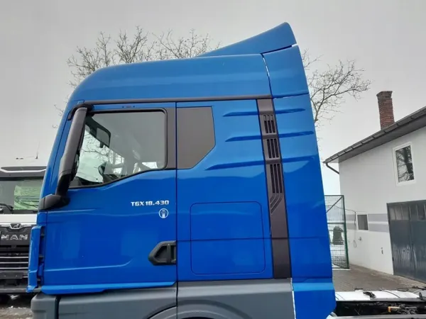 Cabine complète MAN TGX TG3 2021 OEM KABINA TG3 GM 3333 image 4