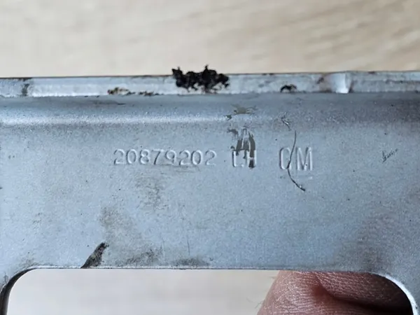 Paire de charnières capot OEM 20879202/03 Opel Astra J image 4