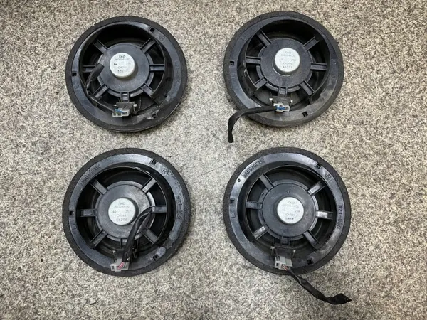 Kit Altavoces Suzuki OE OEM 39102-65J30 Usado image 3