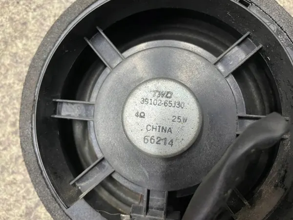 Kit Altavoces Suzuki OE OEM 39102-65J30 Usado image 4
