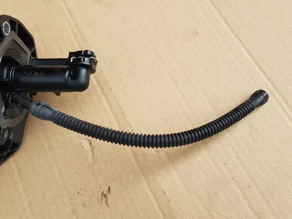 Kupplungspedal + Sensor + Schlauch / Audi A3 8P - VW Golf V VI image 10