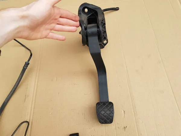 Kupplungspedal + Sensor + Schlauch / Audi A3 8P - VW Golf V VI image 5