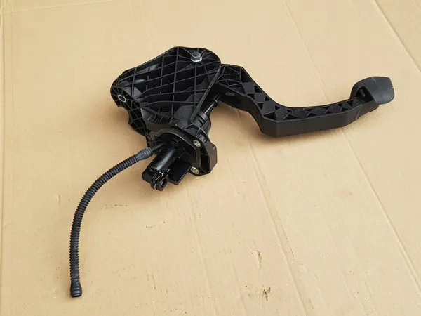 Kupplungspedal + Sensor + Schlauch / Audi A3 8P - VW Golf V VI image 7