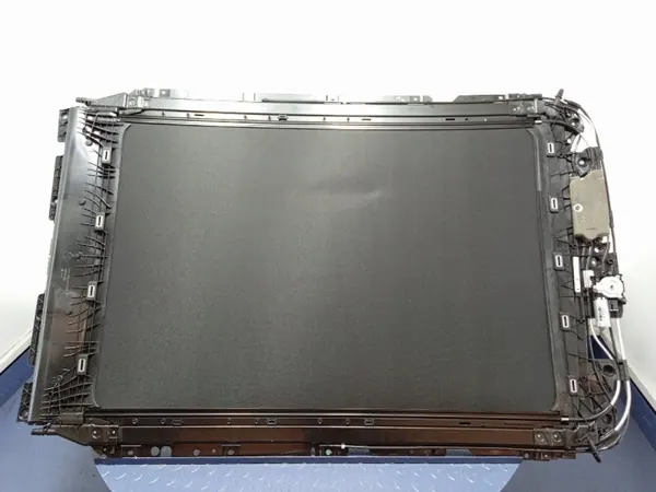 Techo Panorámico de Cristal BMW OEM 8068911 iX3 G08 G01 image 9