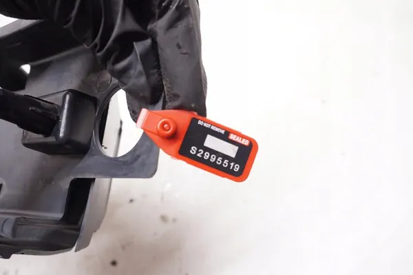 VOLVO XC70 II Etupuskuri Iskunvaimennin 30678674 30678699 image 4