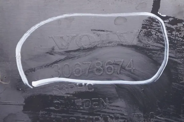 VOLVO XC70 II Etupuskuri Iskunvaimennin 30678674 30678699 image 6