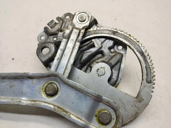 Régulateur manuel vitre arrière BMW 3 E36 OEM 8119772 image 7