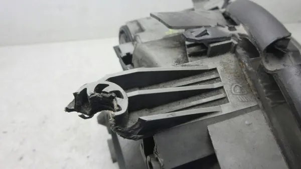 Faro Xenon derecho Mercedes-Benz C W203 OEM COC1807 image 3