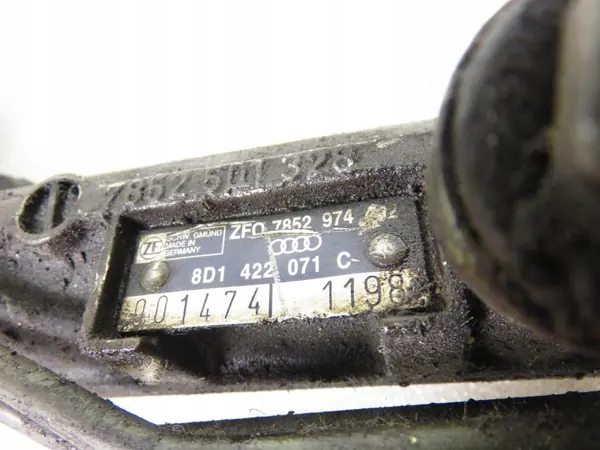 Crémaillère ZF 8D1422071C d'occasion pour VW Passat B5 image 4