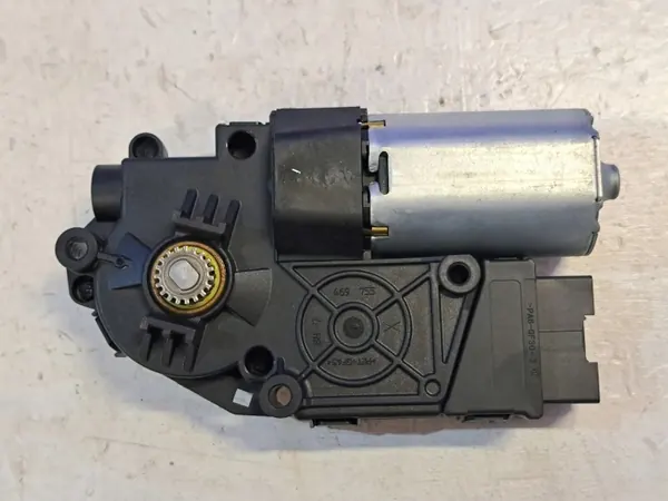 Jaguar XE Schiebedachmotor OEM 10027987H - Gebraucht image 3