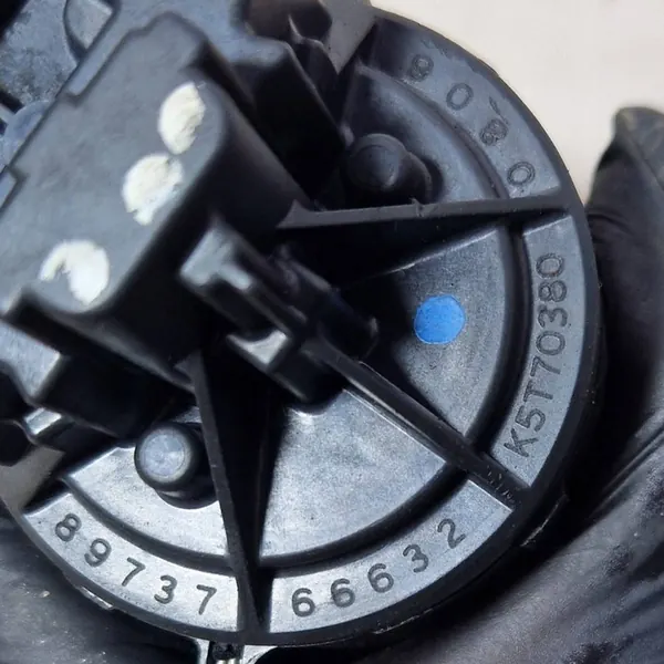 Válvula EGR Opel Zafira B 2012 OEM 8973766632 image 5