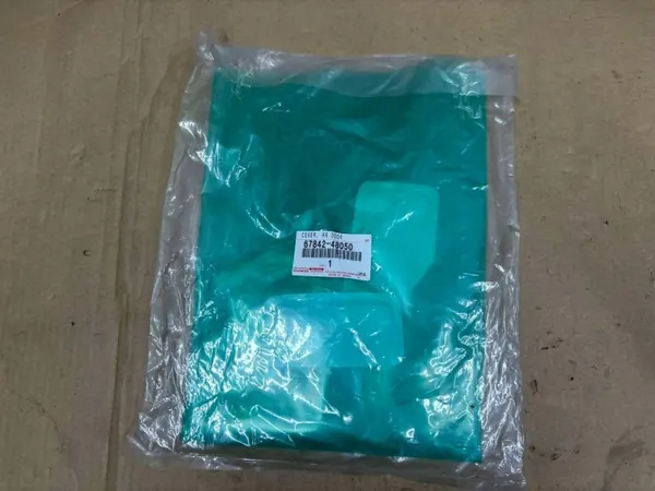 Protection de porte arrière gauche OEM 6784248050 Lexus image 2