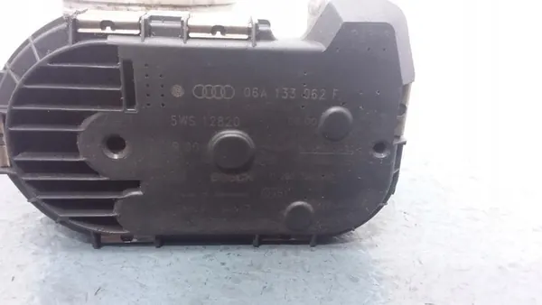 AUDI A3 8L LIFT 1.8B Corpo de Borboleta 06A133062F image 6