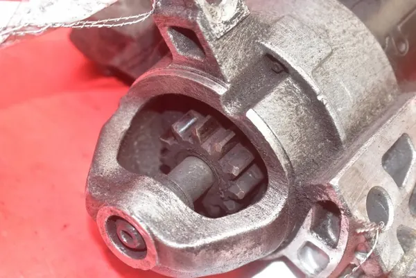 Motor de arranque BMW E90 E91 2.0 D 177 CV 2008-2013 OEM 7823700 image 7