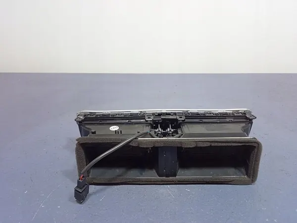 Grelha de ventilação VW Passat B7 3AD819728A image 2