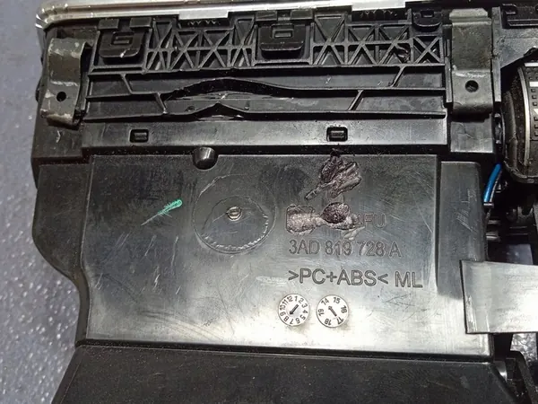 Grelha de ventilação VW Passat B7 3AD819728A image 5