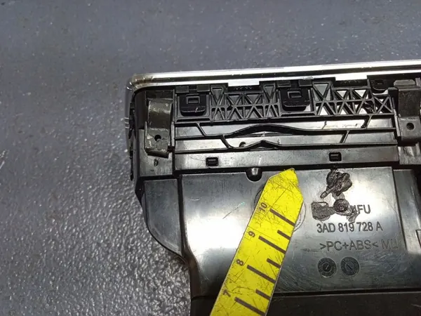 Grelha de ventilação VW Passat B7 3AD819728A image 6