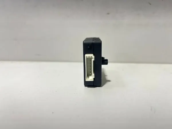 Antenneversterker OEM 6840273 voor BMW X4 G02/F98 image 4