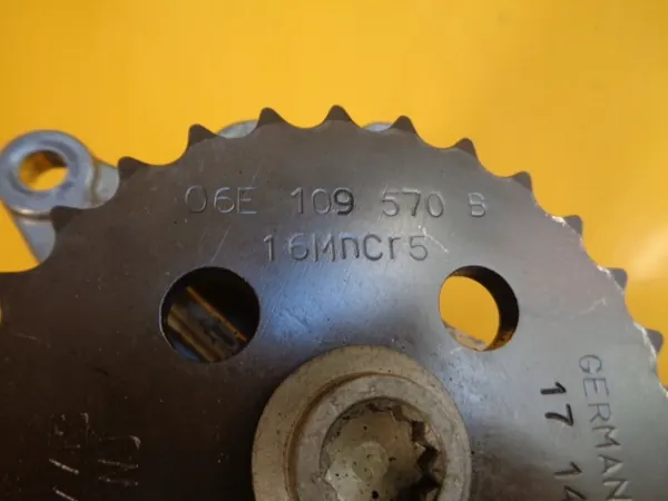 AUDI S4 A4 B8 3.0 TFSI Olje Pump 06E115105 image 6