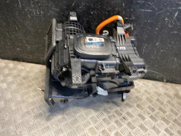 Boîtier de soufflante Dacia Spring OEM 272701045R - Occasion image 3