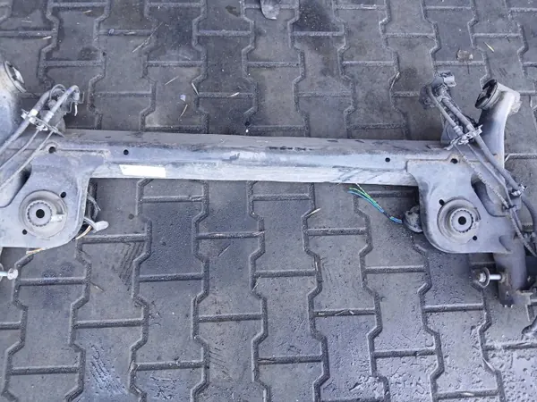 Viga suspensión trasera Nissan Juke II OEM JUKEF16BELZAWTYL image 5