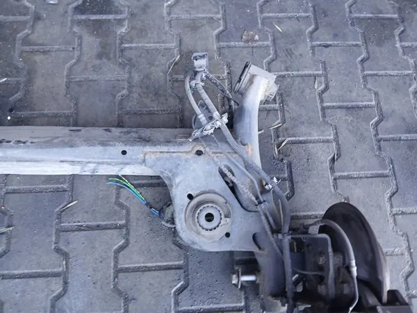 Viga suspensión trasera Nissan Juke II OEM JUKEF16BELZAWTYL image 6