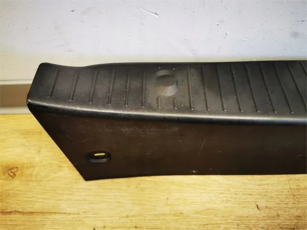 Mercedes S-klass W222 baksätes bältesskydd OEM A2226901141 image 5