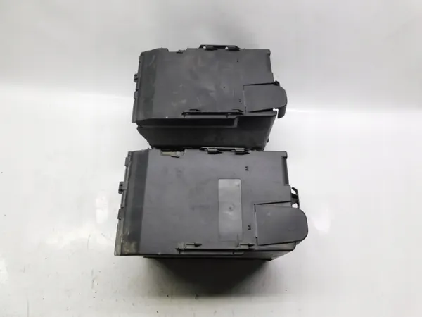 Couvercle batterie OEM 9801801880 pour Peugeot 208 I image 6