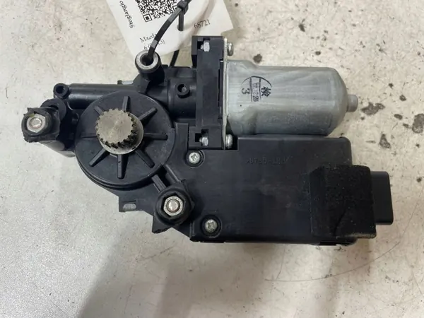 Motor de teto solar Mazda 6 OEM 77046780 - Usado image 3
