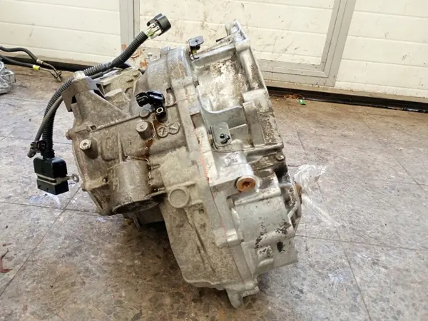 Getriebe OEM 55353018 für Opel Vectra C 2.2 image 4