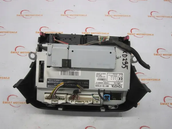 Toyota Prius II navigatiescherm OEM 86110-47220 image 3