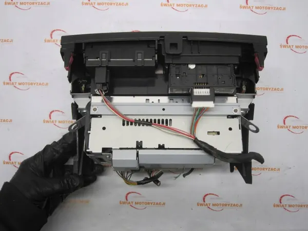 Toyota Prius II navigatiescherm OEM 86110-47220 image 4