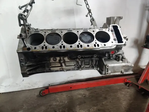 Bloc Moteur BMW S85B50A pour M5 M6 E60 E63 E64 image 2