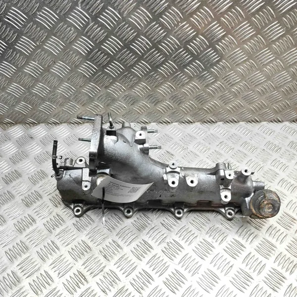 Colector de admisión Toyota Land Cruiser OEM 1710111400 image 2