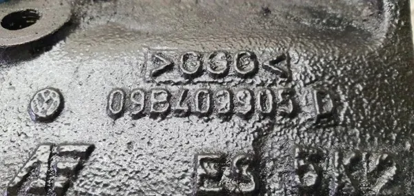Framaxelstöd OEM 09B409905D - Begagnad image 4