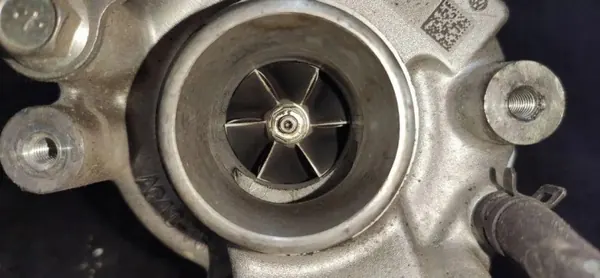 VW Turbo OEM 09090301045 1.4L Bensiini 2009 image 6