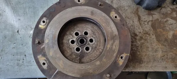 Hyundai Galloper 2.5Td vauhtipyörä OEM 23200-42003 image 2