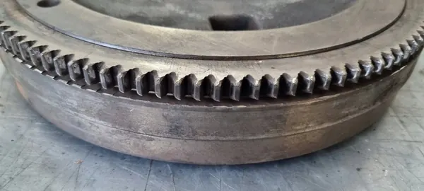 Hyundai Galloper 2.5Td vauhtipyörä OEM 23200-42003 image 3