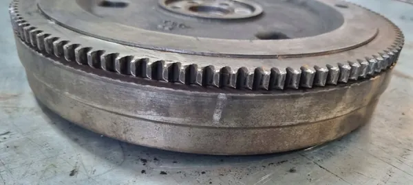 Hyundai Galloper 2.5Td vauhtipyörä OEM 23200-42003 image 5