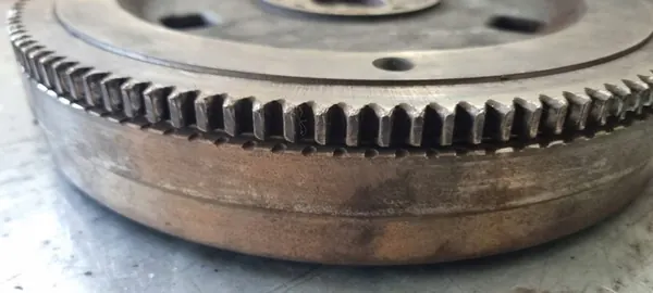 Hyundai Galloper 2.5Td vauhtipyörä OEM 23200-42003 image 6