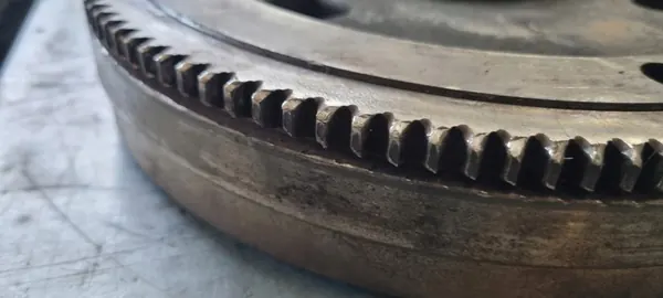 Hyundai Galloper 2.5Td vauhtipyörä OEM 23200-42003 image 7