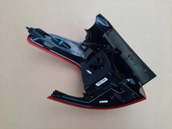 Lámpara Trasera Derecha Peugeot 2008 I Lift Original image 4