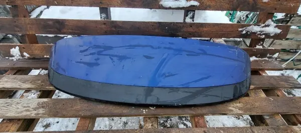 Maserati Levante Bagageluckspoiler OEM 670040267 image 2