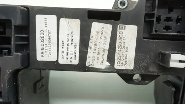 Jaguar XF X250 säkringslåda OEM 7154-7259-30 Begagnad image 10