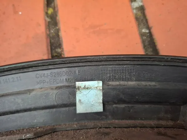 Garniture d'aile arrière droite Ford Kuga MK2 image 7