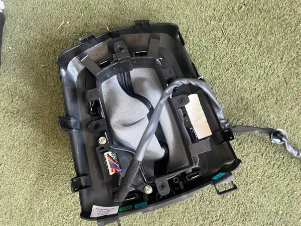 Bolsa de pomo Nissan Qashqai OEM 256031 Usado image 3