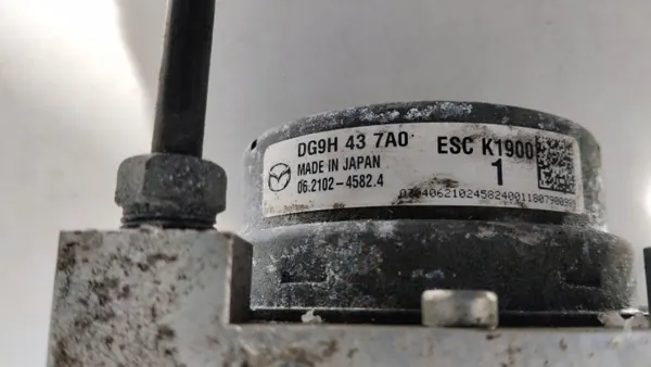 Mazda OE DG9H437A0 ABS-pomp - Gebruikt image 3