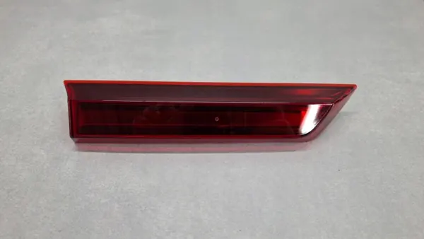 Moldura & Refletor Esquerdo Portinhola Opel OE OEM image 2